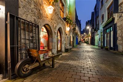 Galway bei Nacht